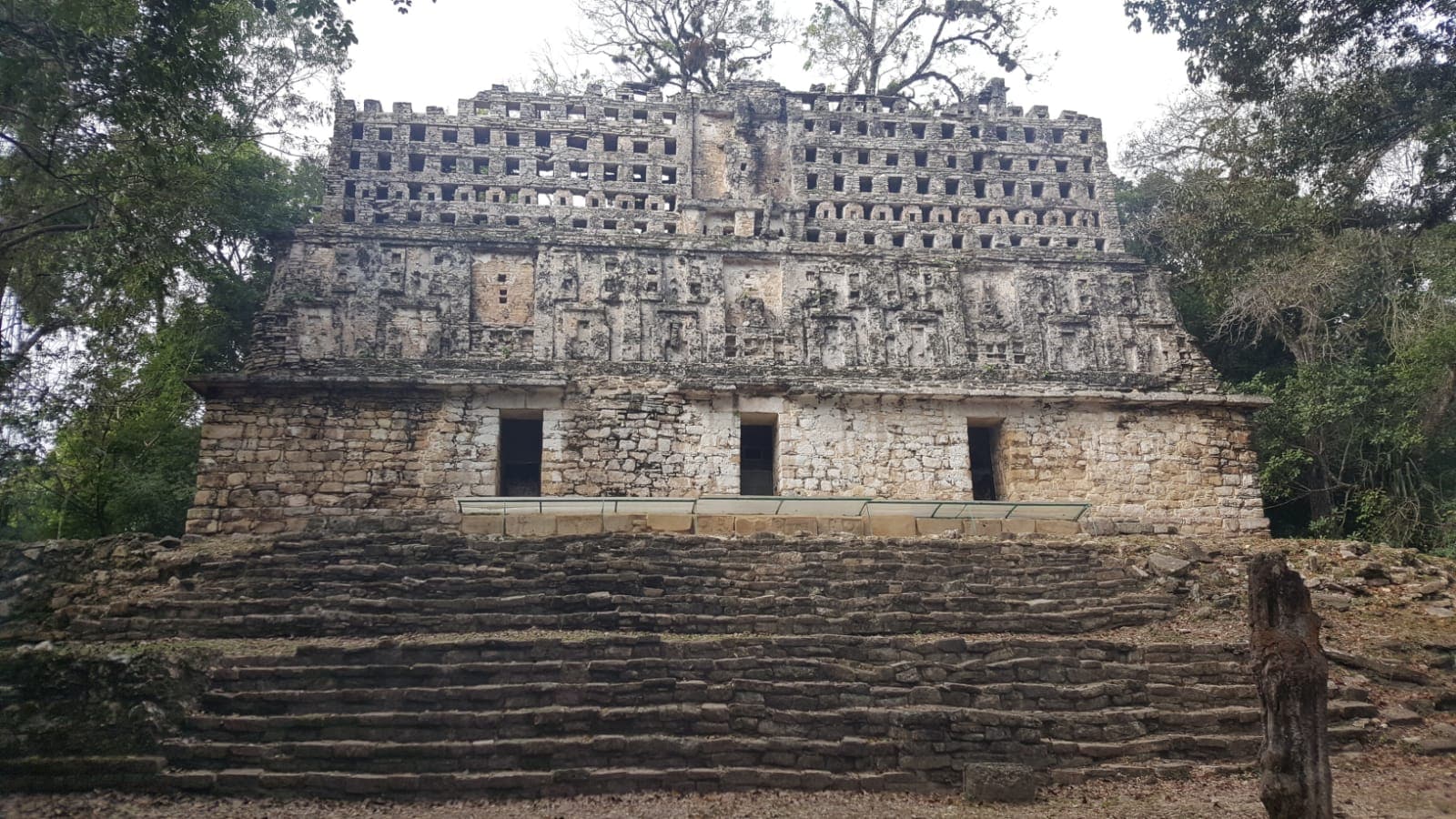 Structure 33 at Yaxchilán with its three doorways and roof comb
